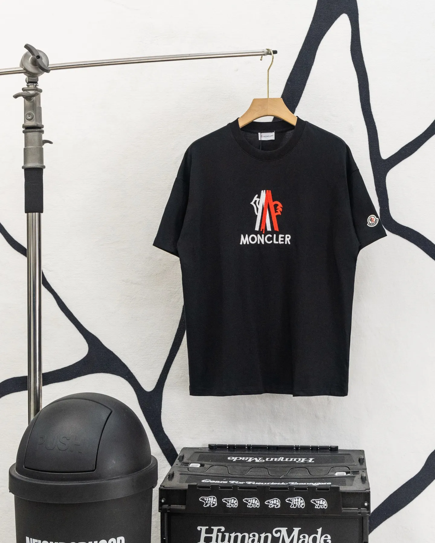 ：A 29 MONCLER LOGO 🪡 Logo ， Retro Same Style T 260 Versatile : Black White Size：XS~L